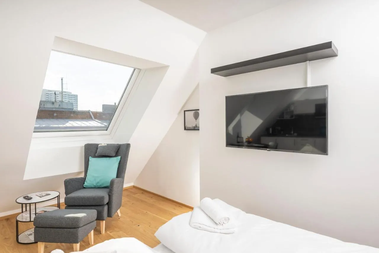 Rooftop Apartments mit großer Terrasse by ichbucheAT Wien