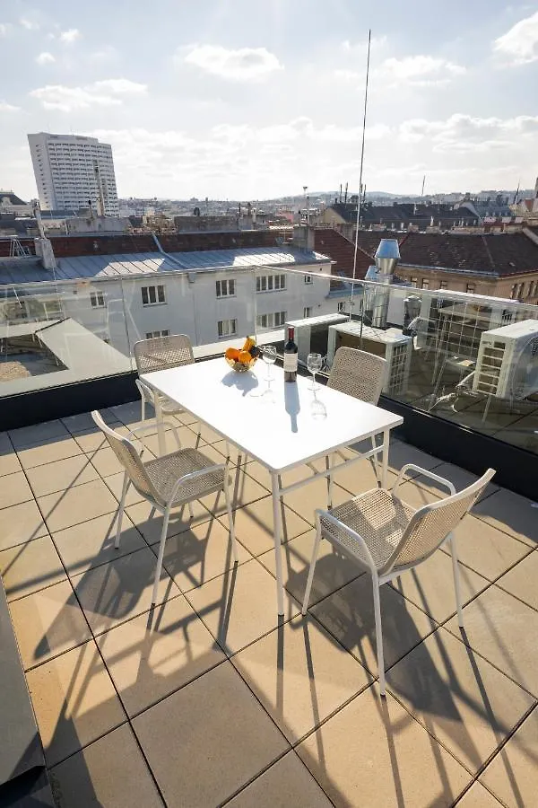 Rooftop Apartments mit großer Terrasse by ichbucheAT Wien