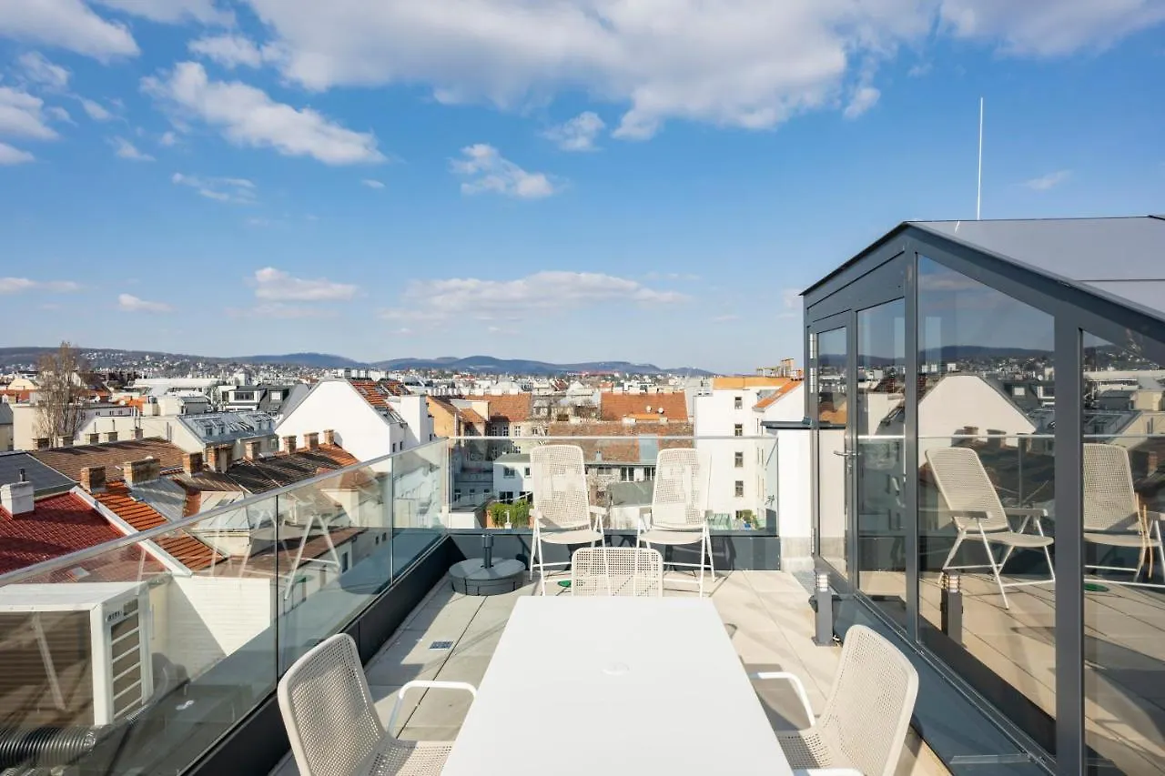 Rooftop Apartments mit großer Terrasse by ichbucheAT Wien Österreich